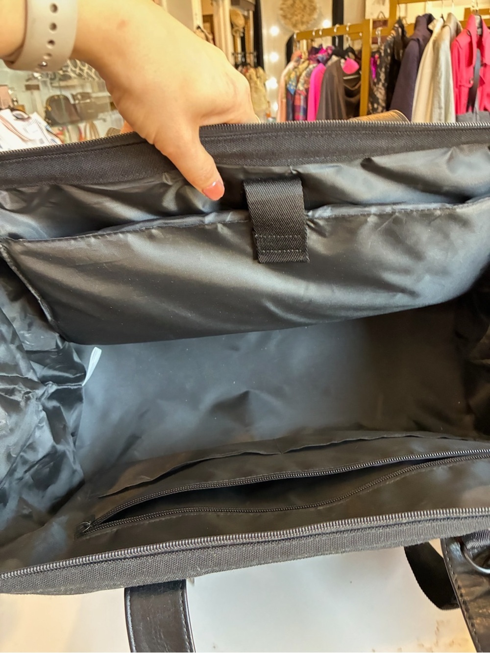 Beis Weekend Travel Bag - Picture 3 of 4